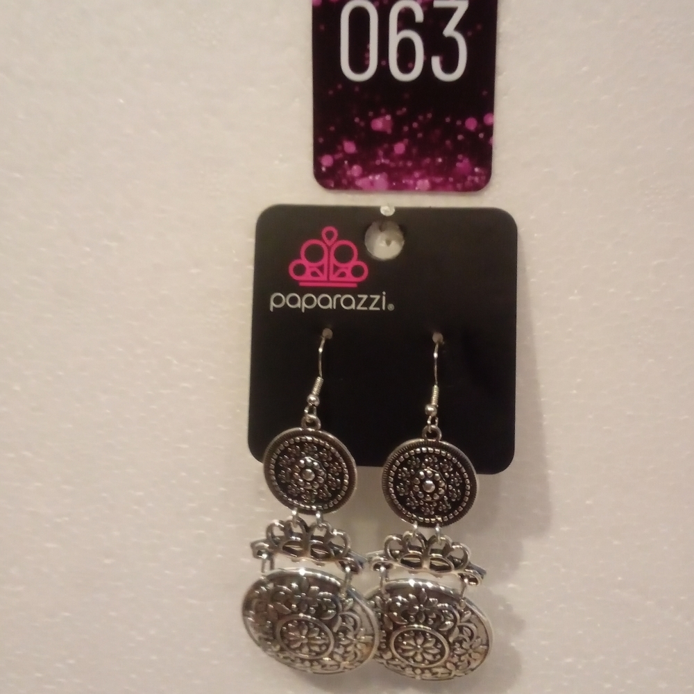Jewelry - Picture 10 of 16